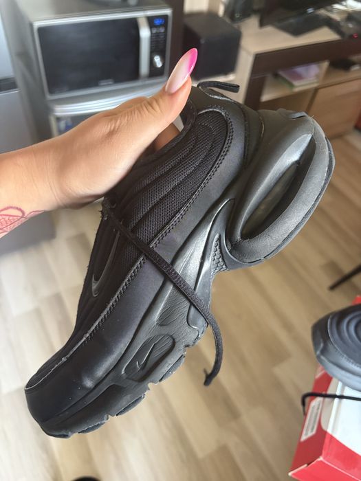 Маратонки Nike AIR EUR 41 26.5sm