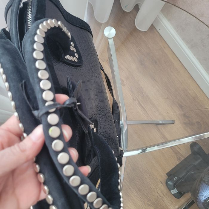 Vând geanta piele naturala întoarsă