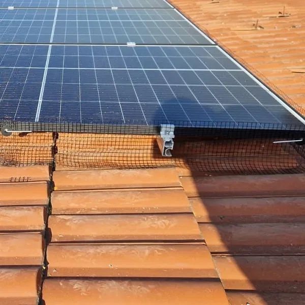 Montaj plasa protectie panouri fotovoltaice