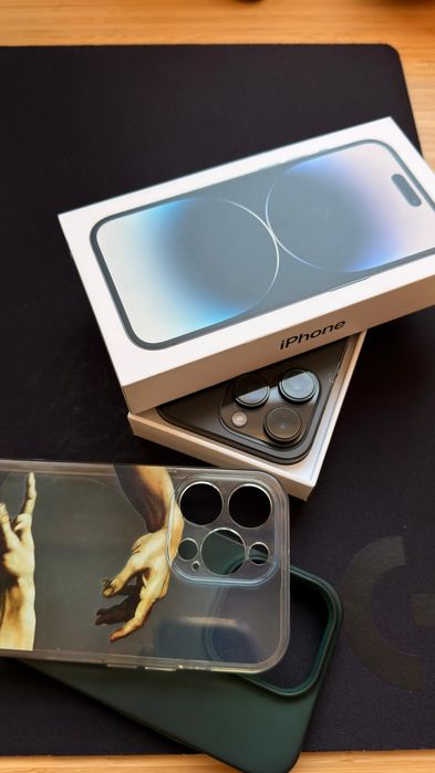 iPhone 14 pro + 2 калъфа