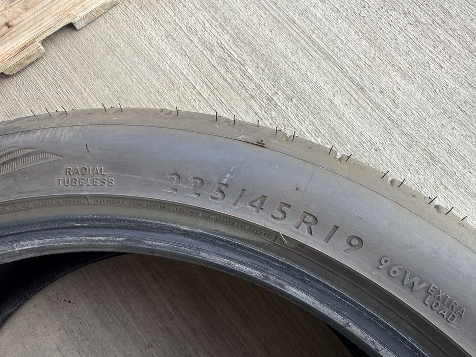 4бр. ОТЛИЧНИ Летни Гуми С Борд 225/45R/19 -DUNLOP- DOT:4918- 7.0мм+6.5мм