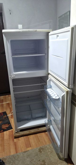 Срочно  Продам  холодильник  б/у. Бирюса