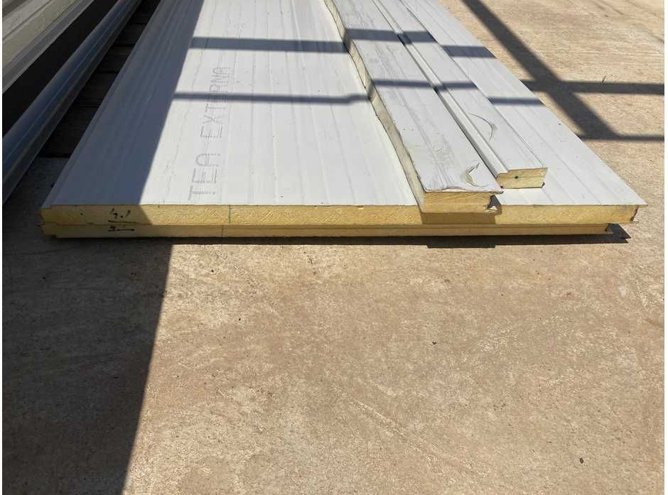 Panouri Isopan Dimensiune 4.1m/6.5  - Stare noua Toate bucatile pret 850Ron