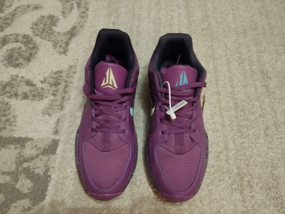 Продам кроссовки баскетбольные