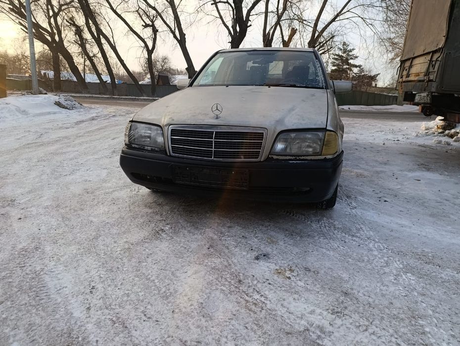 По запчастям продаётся МЕРСЕДЕС w202 C180