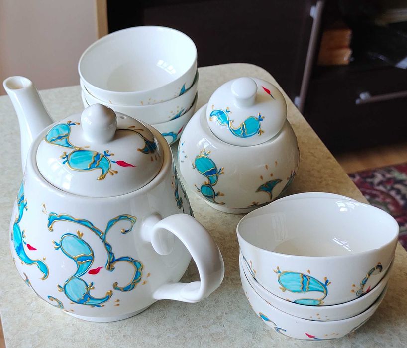 Чайный сервиз из фаянса