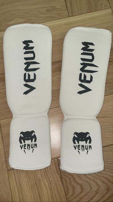 Накладки VENUM.