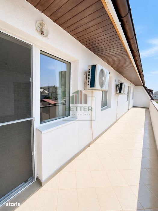 Apartament 3 camere de vânzare, Sector 4, 800 m metrou, balcon generos