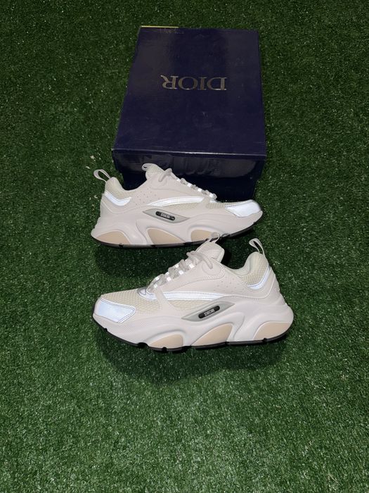 Dior B22