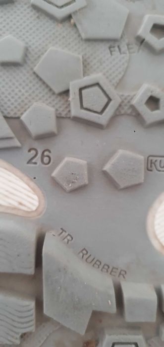 Продам детскую обувь