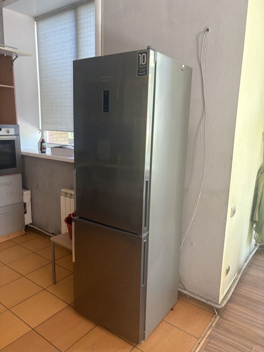HotPoint Ariston, высота 1,80