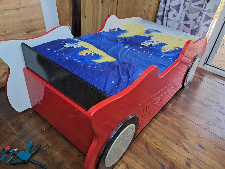 Красивая детская кроватка