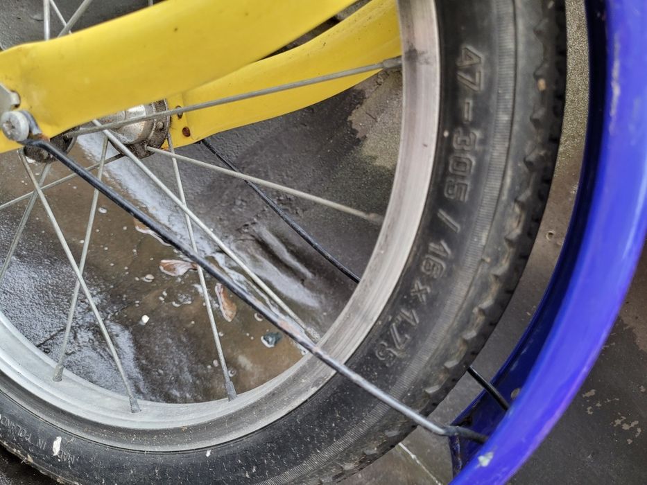 Bicicleta și trotineta copii