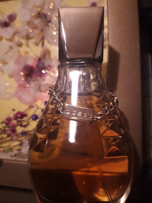 Дамски изискан парфюм с подарък черна рокля