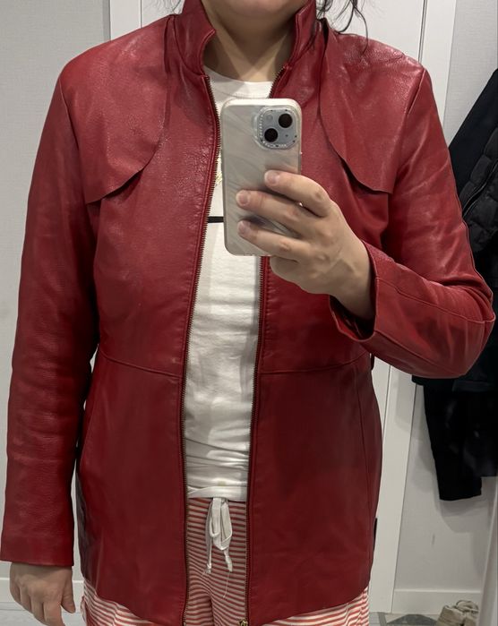 Продам женскую кожаную куртку