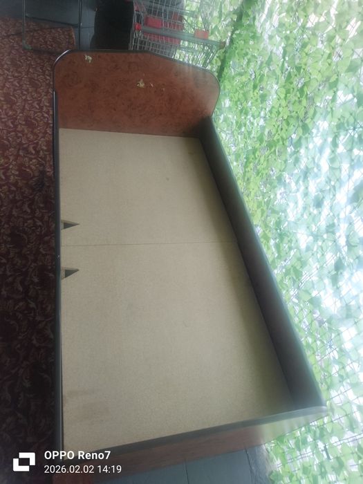 Кровать с матрасом