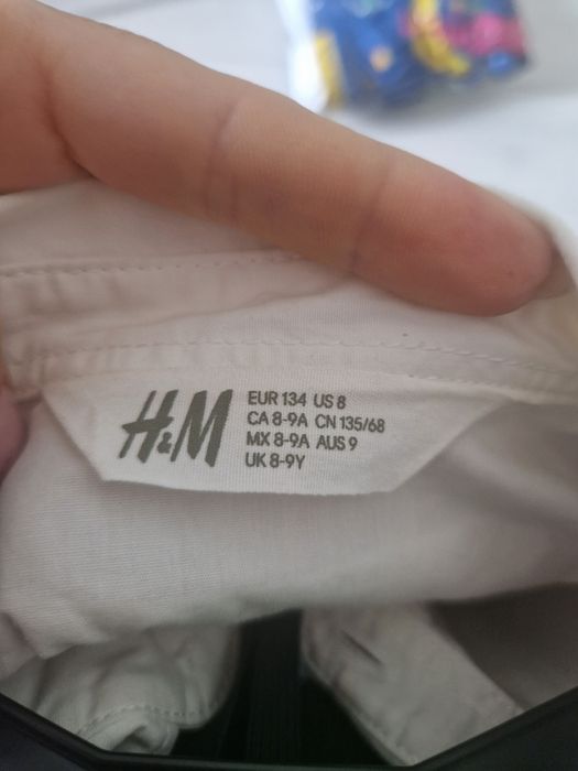 Set 4 piese H&M camasa pantaloni vesta papion mar.134 (8,9 ani)