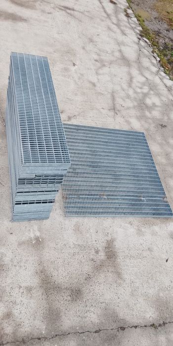 Vând gretare zincate sau trepte zincate