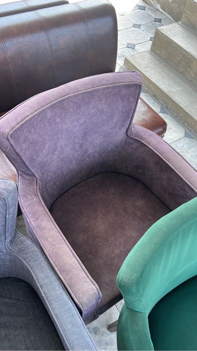 Срочно продам кресла столы