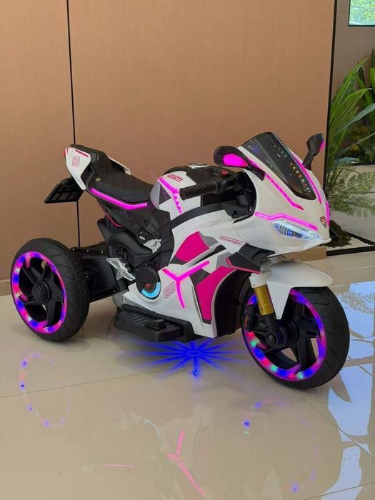 Bolalar uchun elektromotosikl Yil tanlovi