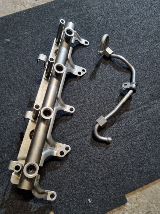 Rampa injectie 1.8 tfsi CDHB 160cp Audi A4 B8 8K  06J133317G