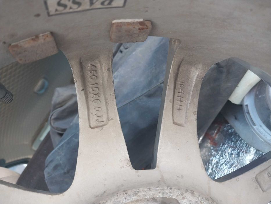 Диски r15 титан .