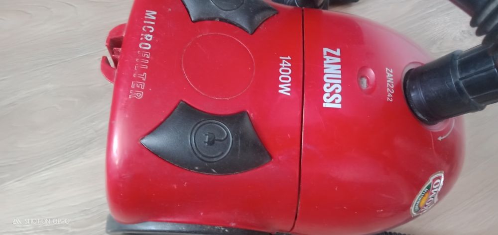 Продам рабочий пылесос