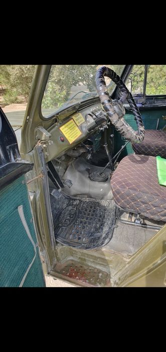 Uaz sotiladi 2003 yil