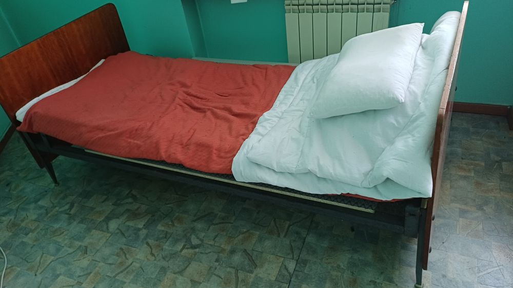 Кровать металлическая