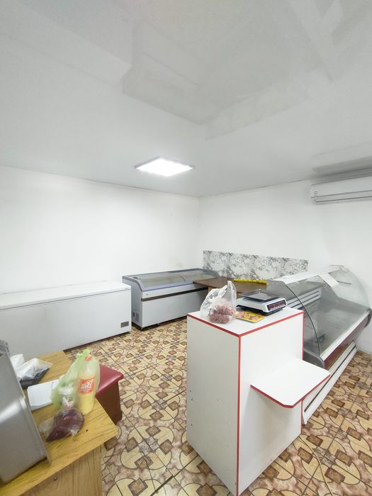 Продается действующий магазин.