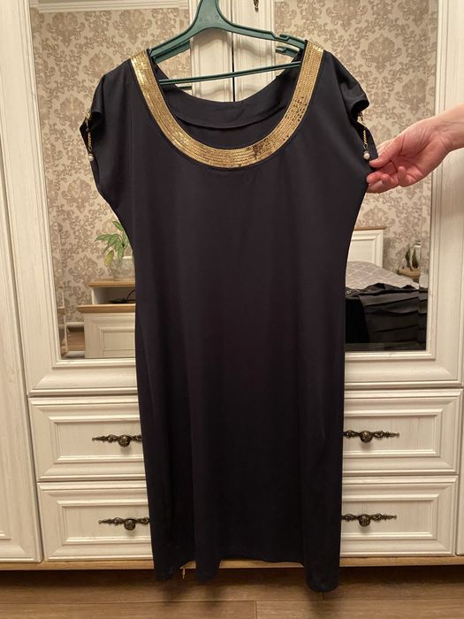 На продаже платья