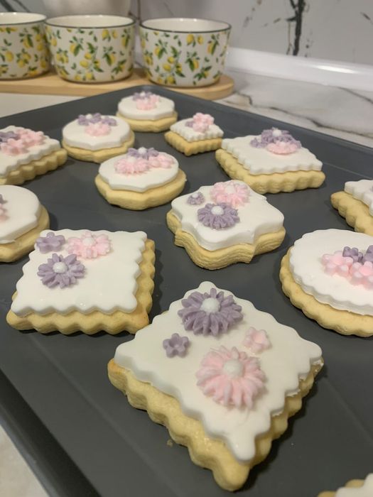 Сладки по поръчка за погача, бебешки и семейни празници