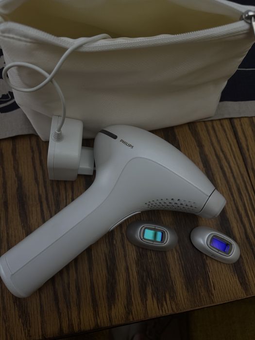 Фотоепилатор Philips Lumea IPL SC2009/00