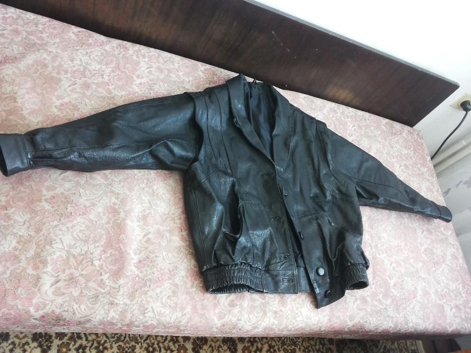 Дамско кожено яке