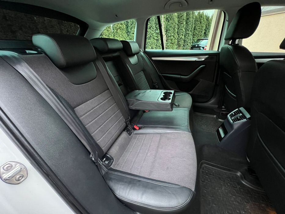 Skoda Octavia Elegance 2.0 TDI 150 HP*Piele*Navi*Senzori*Tempomat