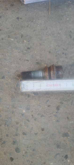 Болтове за джанти vw transporter t5