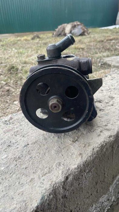 Гур насос на Carina E