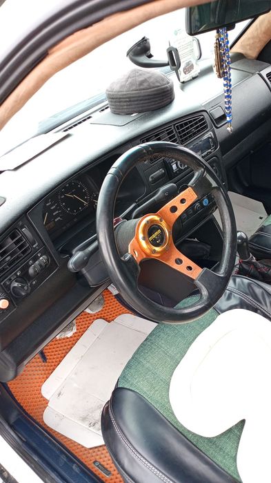 Автомобиль  голф