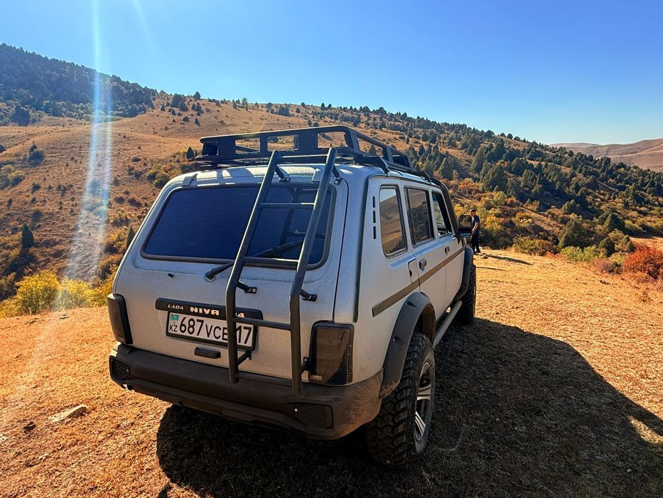 Нива  ВАЗ 2131 5 дверная