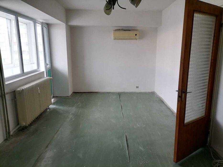 Garsoniera Pantelimon, Mega Mall