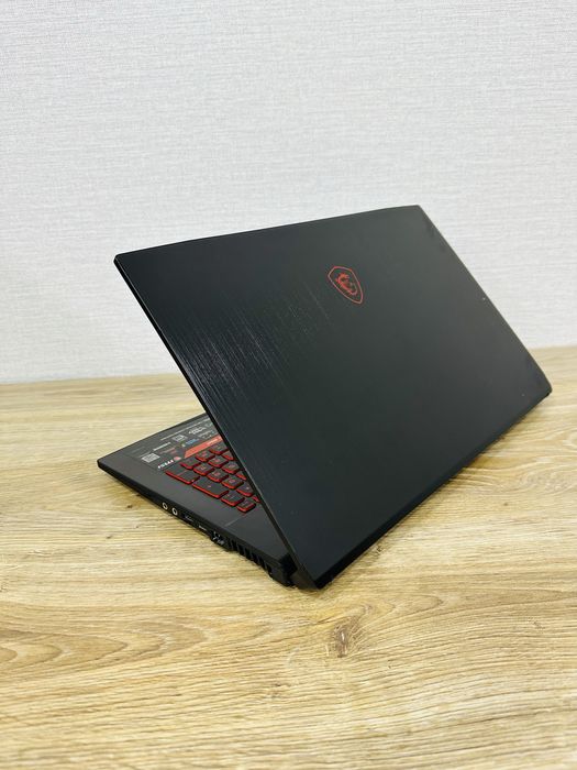 MSI Core i7-12 Ядерный+GTX1650 с Большим 17 экраном, для Ишр и Програм