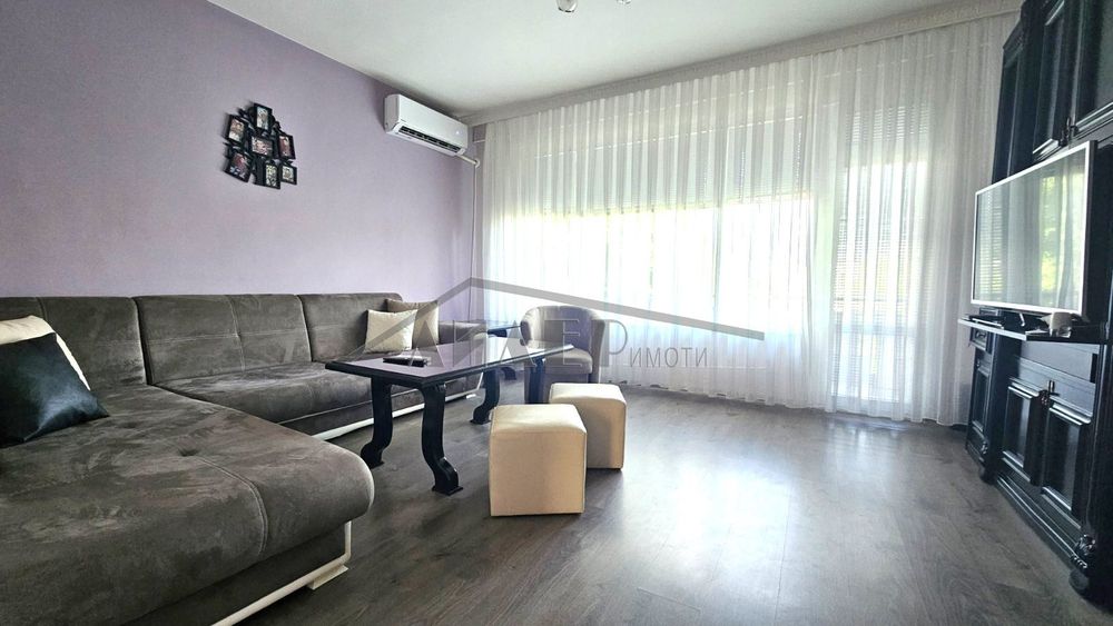 2-стаен панел - 65 кв.м. до Панаира