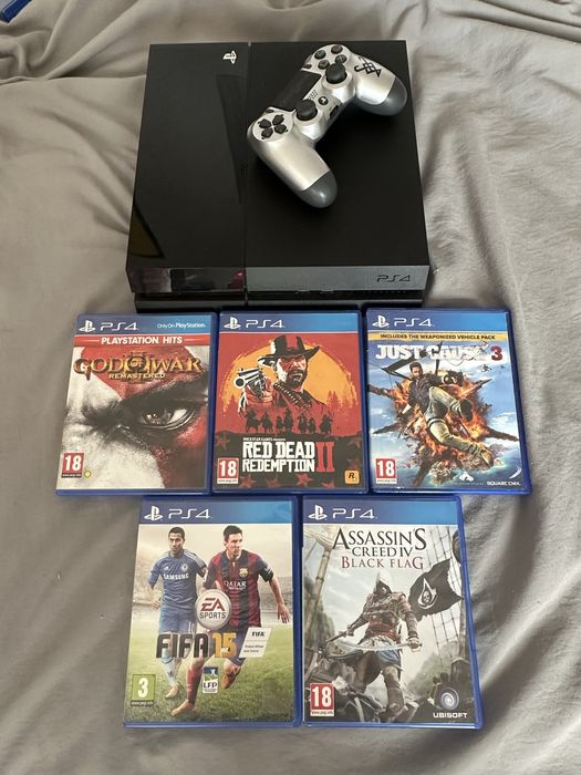 Playstation 4 + 5 игри и 1 joystick