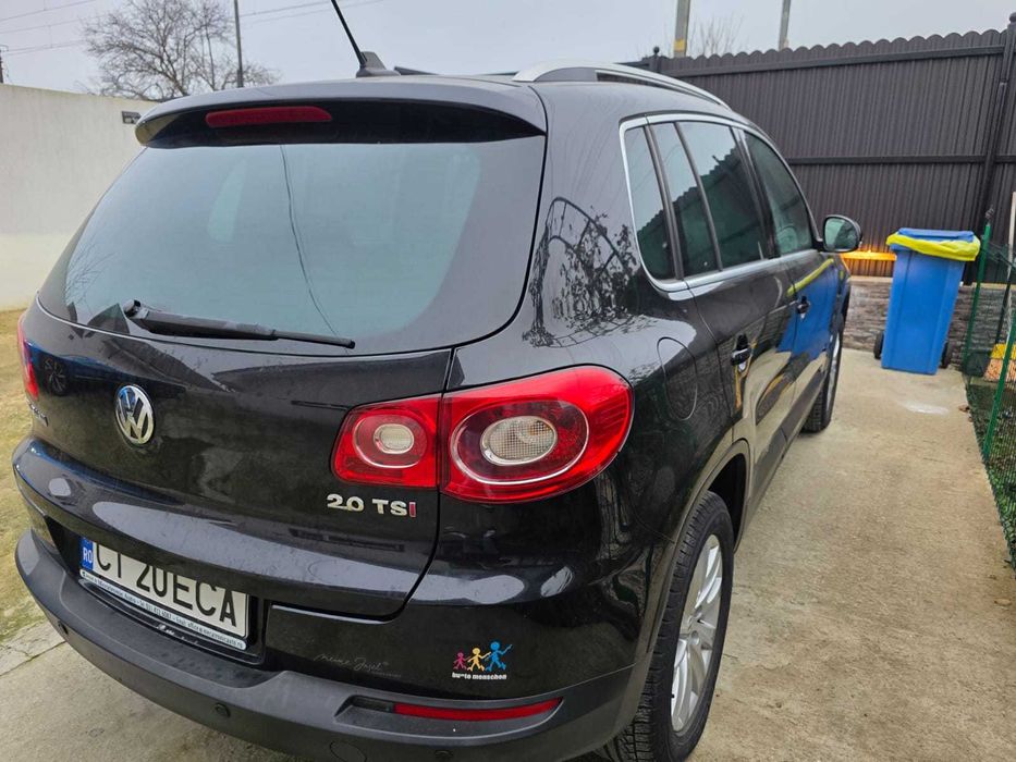 Volkswagen Tiguan 2009 • Automat • 4x4 • Benzina