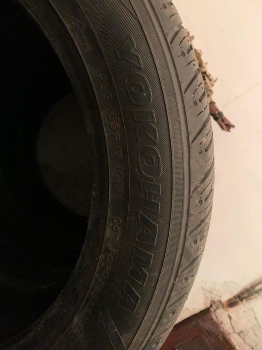 Продам шины размер 235/55R19