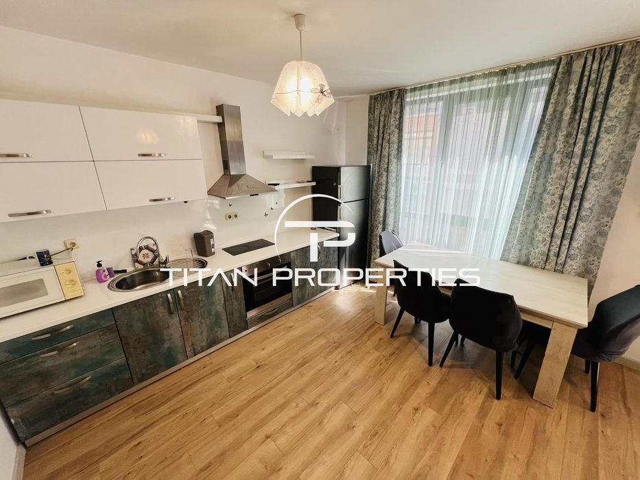 Дава се под наем Тристаен апартамент в Бургас, Лазур - 114 кв.м за 612 € - Снимка #1