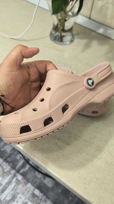 Crocs  impecabili și super comozi