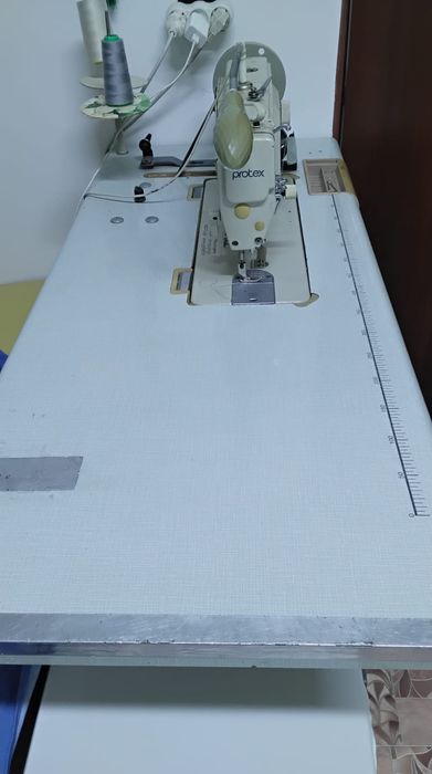 Швейная машина продаю