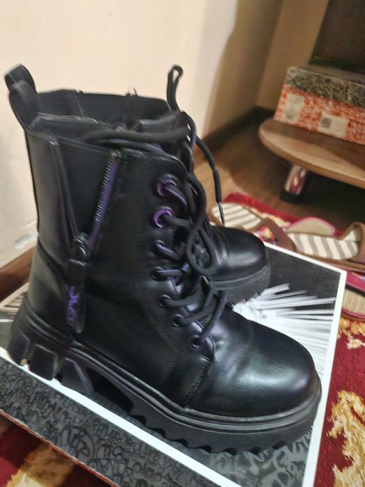 Продам детские сапоги