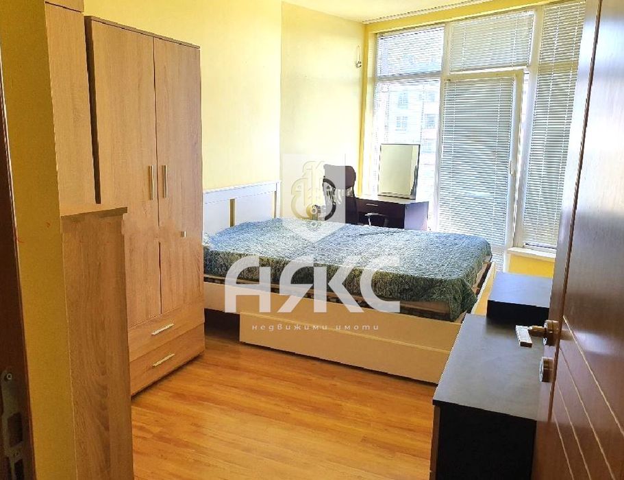 Продава се Двустаен апартамент в София, Люлин 8 - 62 кв.м за 2581 €/кв.м - Снимка #3